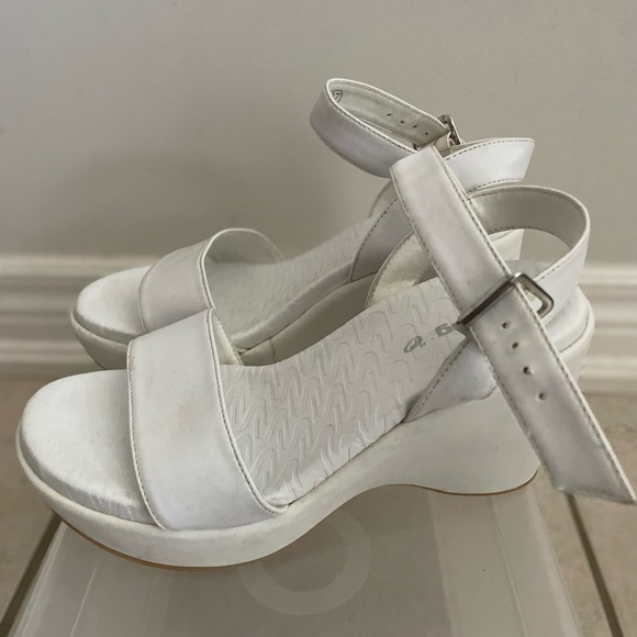 White wedge shoes - Picture 7 of 7